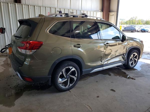 2022 SUBARU FORESTER Touring