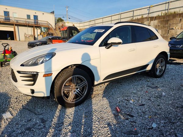 2015 PORSCHE MACAN — Front 3/4