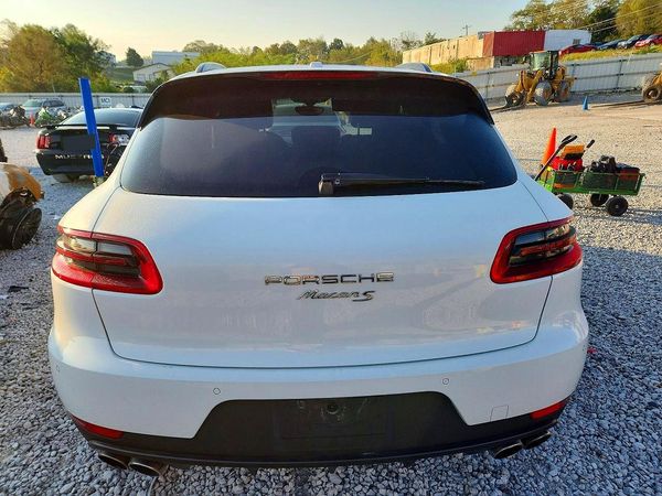 2015 PORSCHE MACAN — DIRR