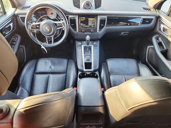 2015 PORSCHE MACAN — CKPT
