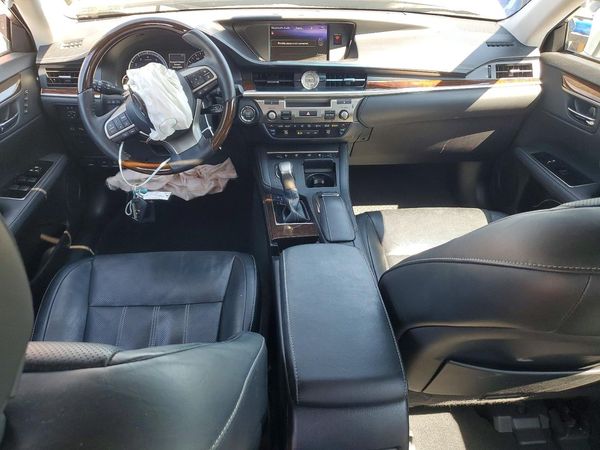 2018 LEXUS ES