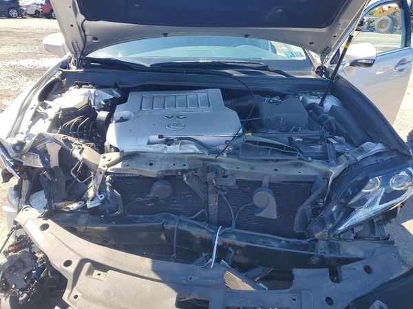 2018 LEXUS ES