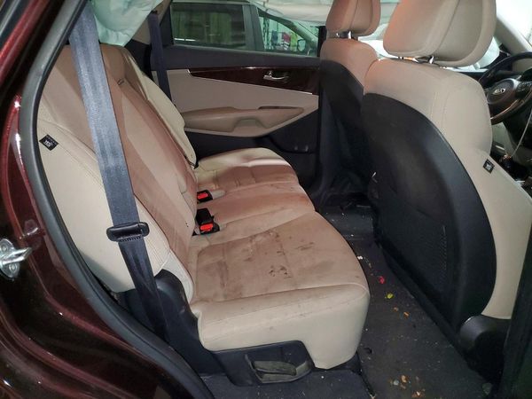 2016 KIA SORENTO L / LX