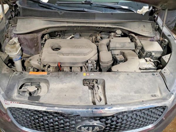 2016 KIA SORENTO L / LX