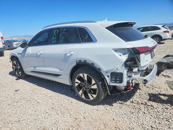 2021 AUDI E-TRON quattro Premium Plus