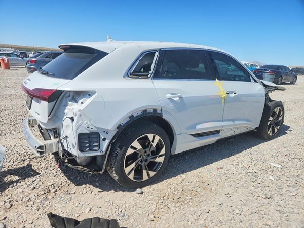2021 AUDI E-TRON quattro Premium Plus