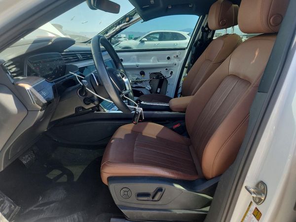 2021 AUDI E-TRON quattro Premium Plus