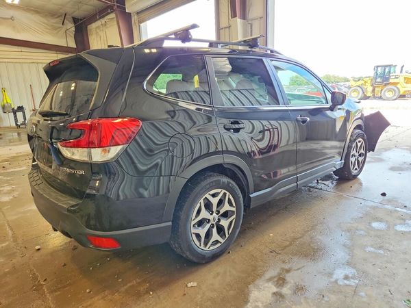 2021 SUBARU FORESTER