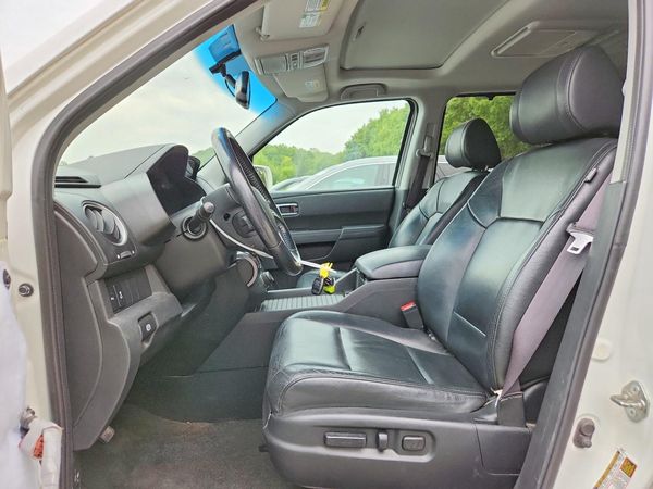 2015 HONDA PILOT TOURING — DENT