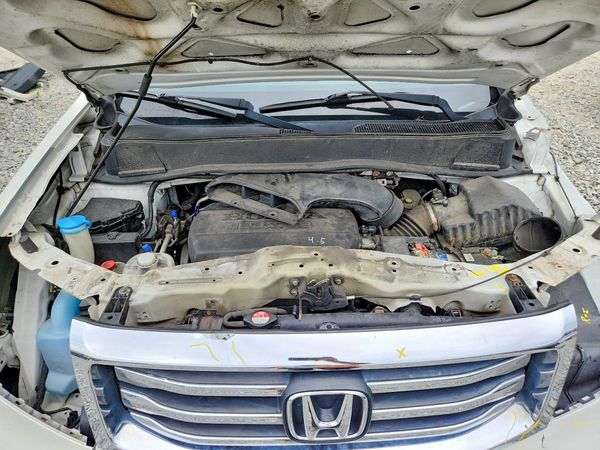 2015 HONDA PILOT TOURING — Engine bay