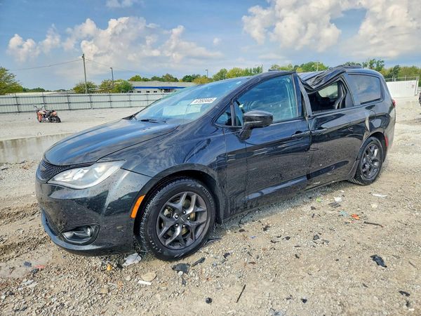 2019 CHRYSLER PACIFICA