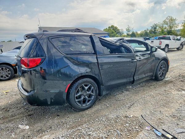 2019 CHRYSLER PACIFICA