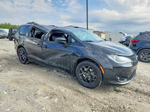 2019 CHRYSLER PACIFICA