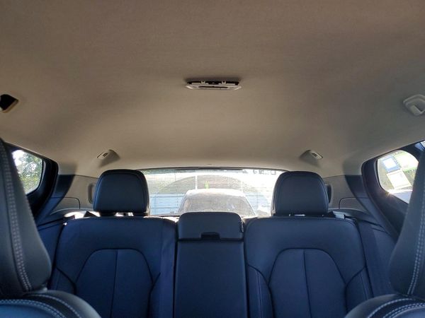 2019 VOLVO XC40 Momentum
