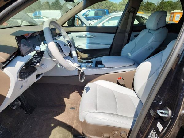2026 GENESIS GV70