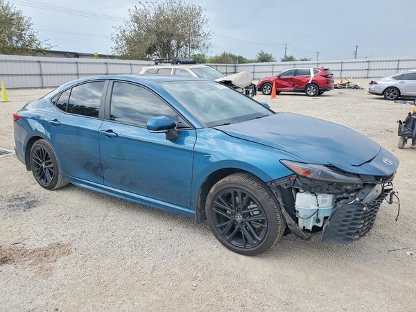 2025 TOYOTA CAMRY — Passenger 3/4