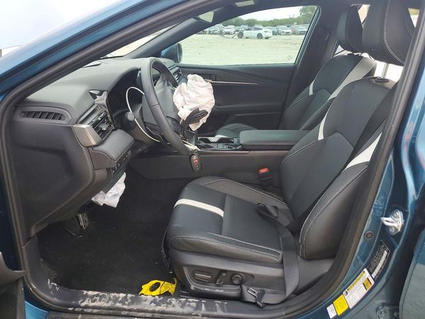 2025 TOYOTA CAMRY — DENT