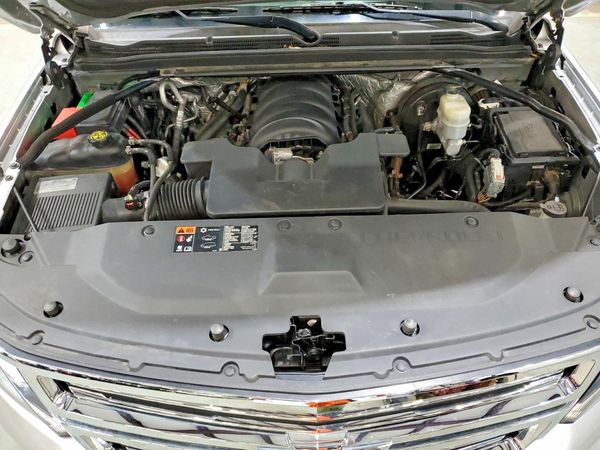 2015 CHEVROLET TAHOE LTZ — Engine bay