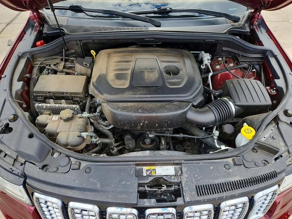 2021 JEEP CHEROKEE Overland — Engine bay