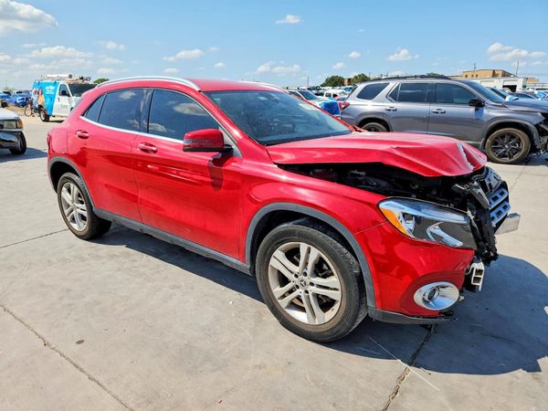 2018 MERCEDES-BENZ GLA
