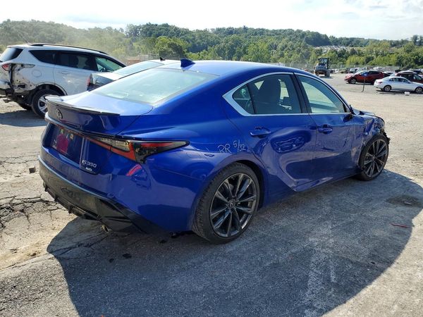 2022 LEXUS IS