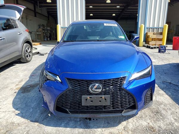2022 LEXUS IS