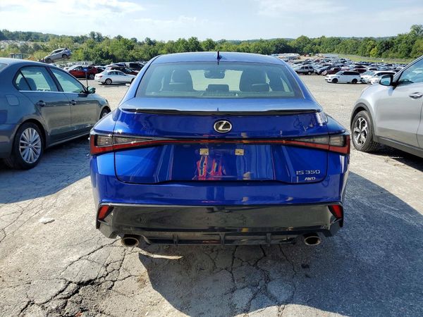 2022 LEXUS IS
