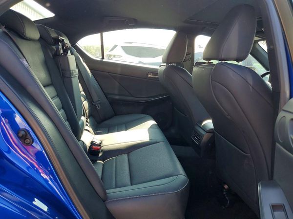 2022 LEXUS IS
