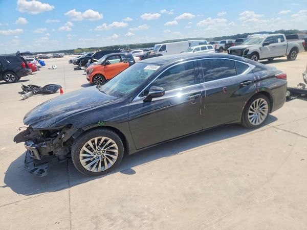 2019 LEXUS ES
