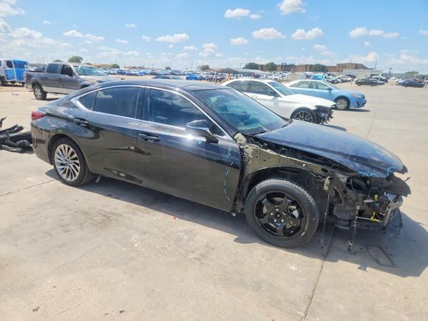 2019 LEXUS ES