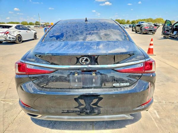 2019 LEXUS ES