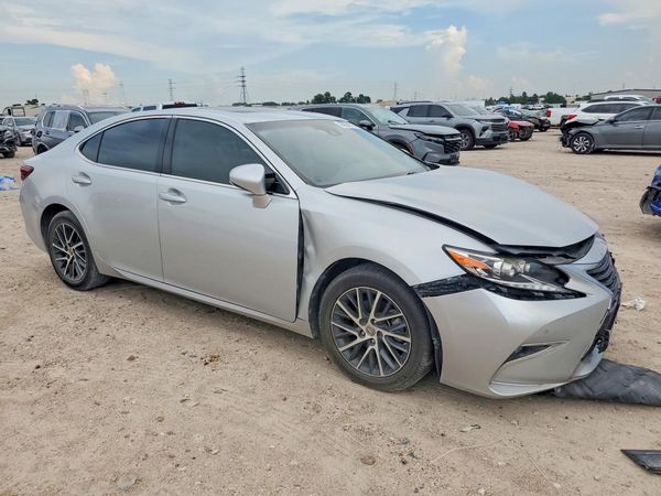 2016 LEXUS ES