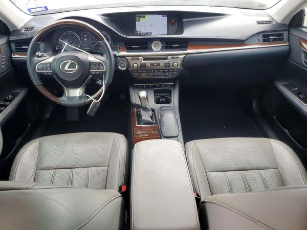 2016 LEXUS ES