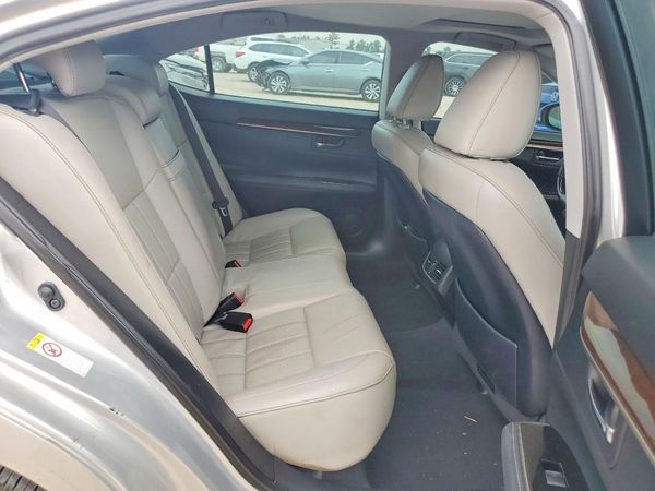 2016 LEXUS ES