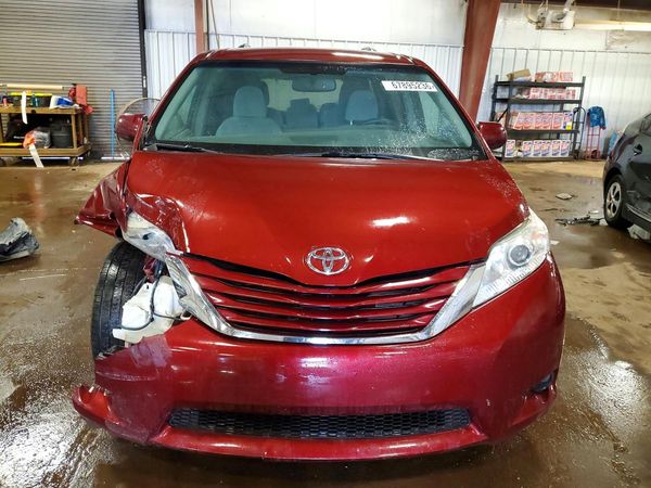 2017 TOYOTA SIENNA LE Mobility/LE — DIRF