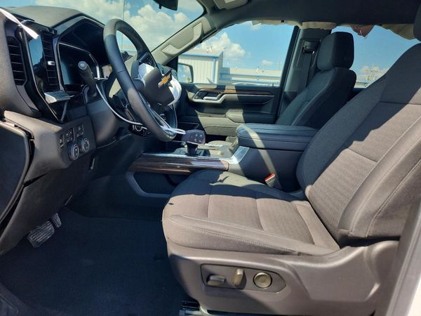 2026 CHEVROLET SILVERADO LT — DENT