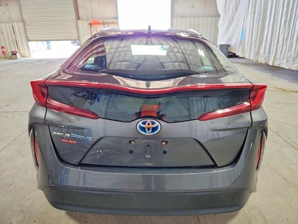 2021 TOYOTA PRIUS