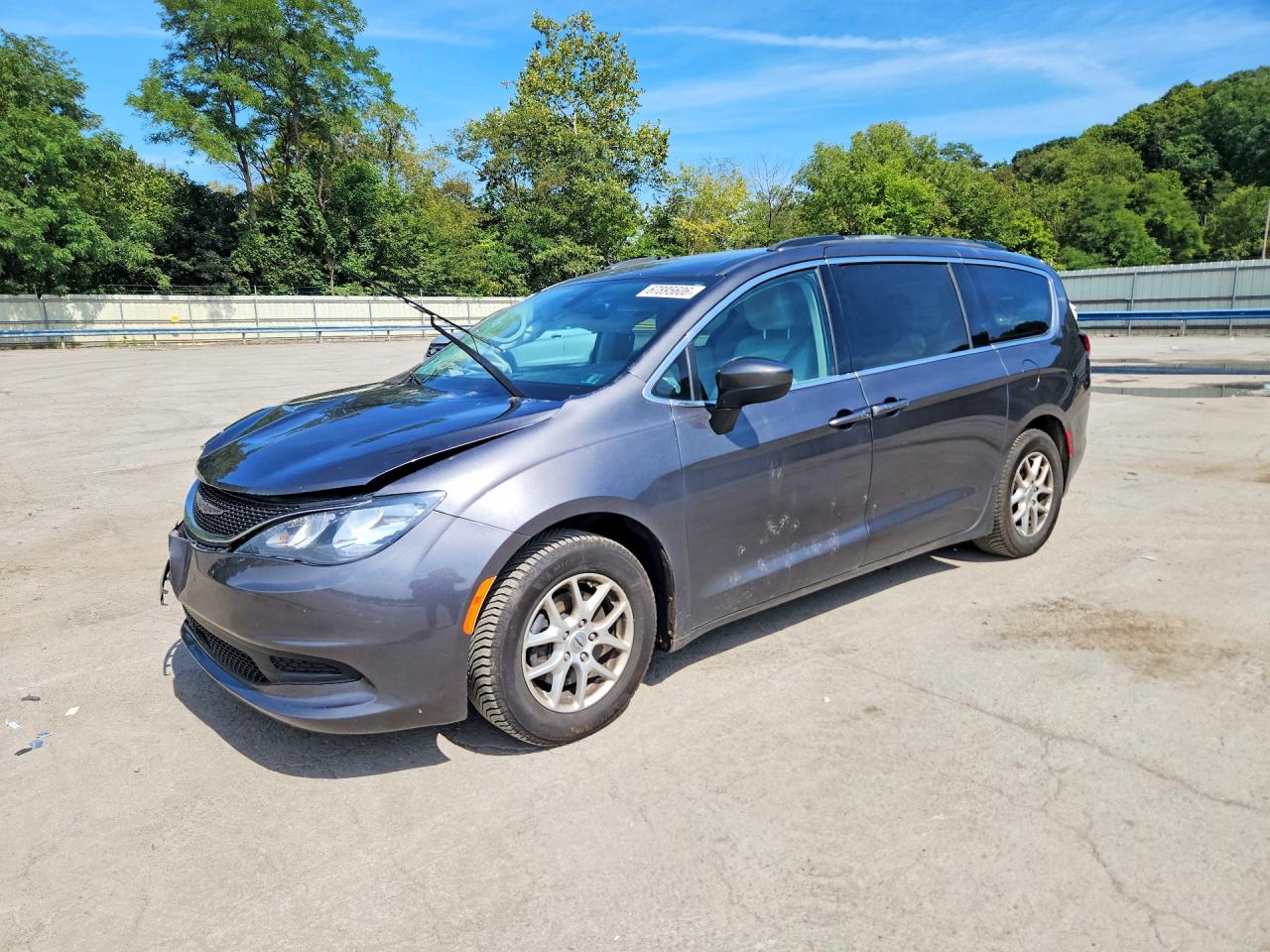 2021 CHRYSLER VOYAGER