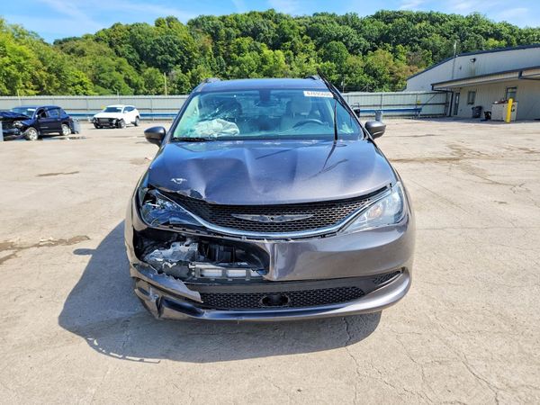 2021 CHRYSLER VOYAGER