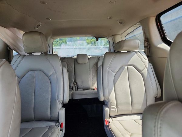 2021 CHRYSLER VOYAGER