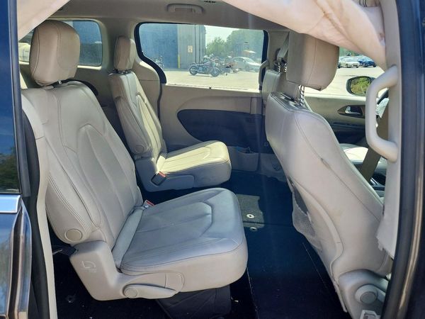 2021 CHRYSLER VOYAGER