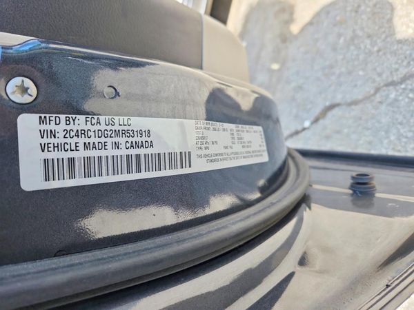 2021 CHRYSLER VOYAGER