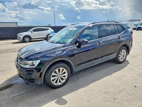 2018 VOLKSWAGEN TIGUAN S — Front 3/4