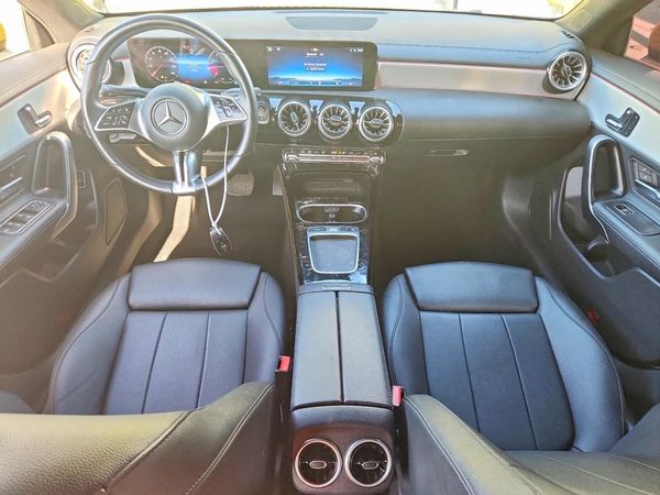 2025 MERCEDES-BENZ CLA