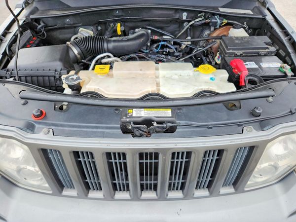 2012 JEEP LIBERTY Sport