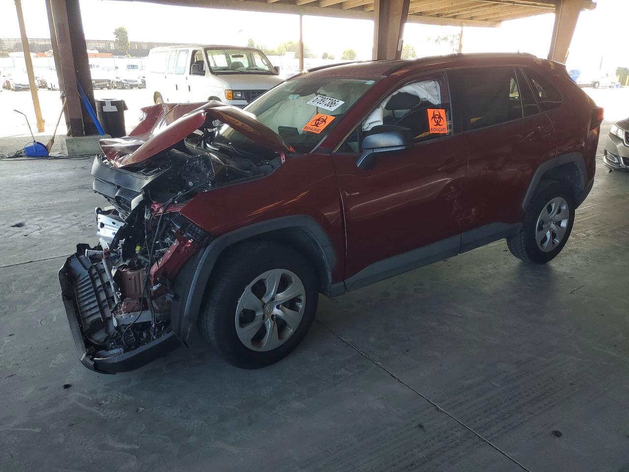 2019 TOYOTA RAV4 LE — Front 3/4
