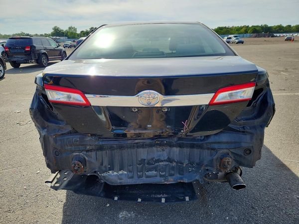 2014 TOYOTA CAMRY