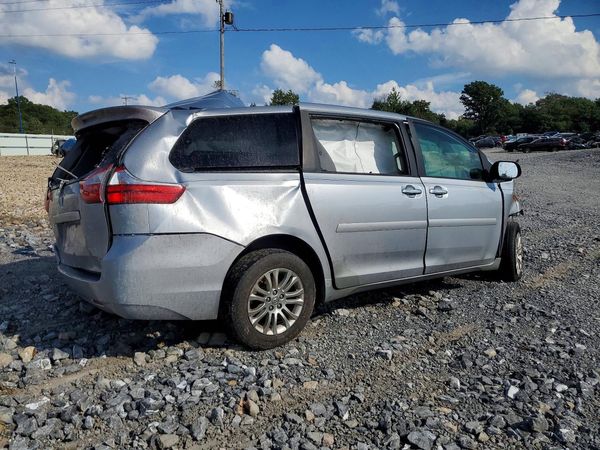2015 TOYOTA SIENNA — PSRA