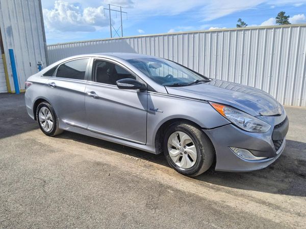 2014 HYUNDAI SONATA Hybrid/ Hybrid Limited — Passenger 3/4