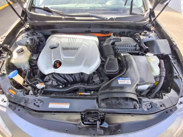 2014 HYUNDAI SONATA Hybrid/ Hybrid Limited — Engine bay